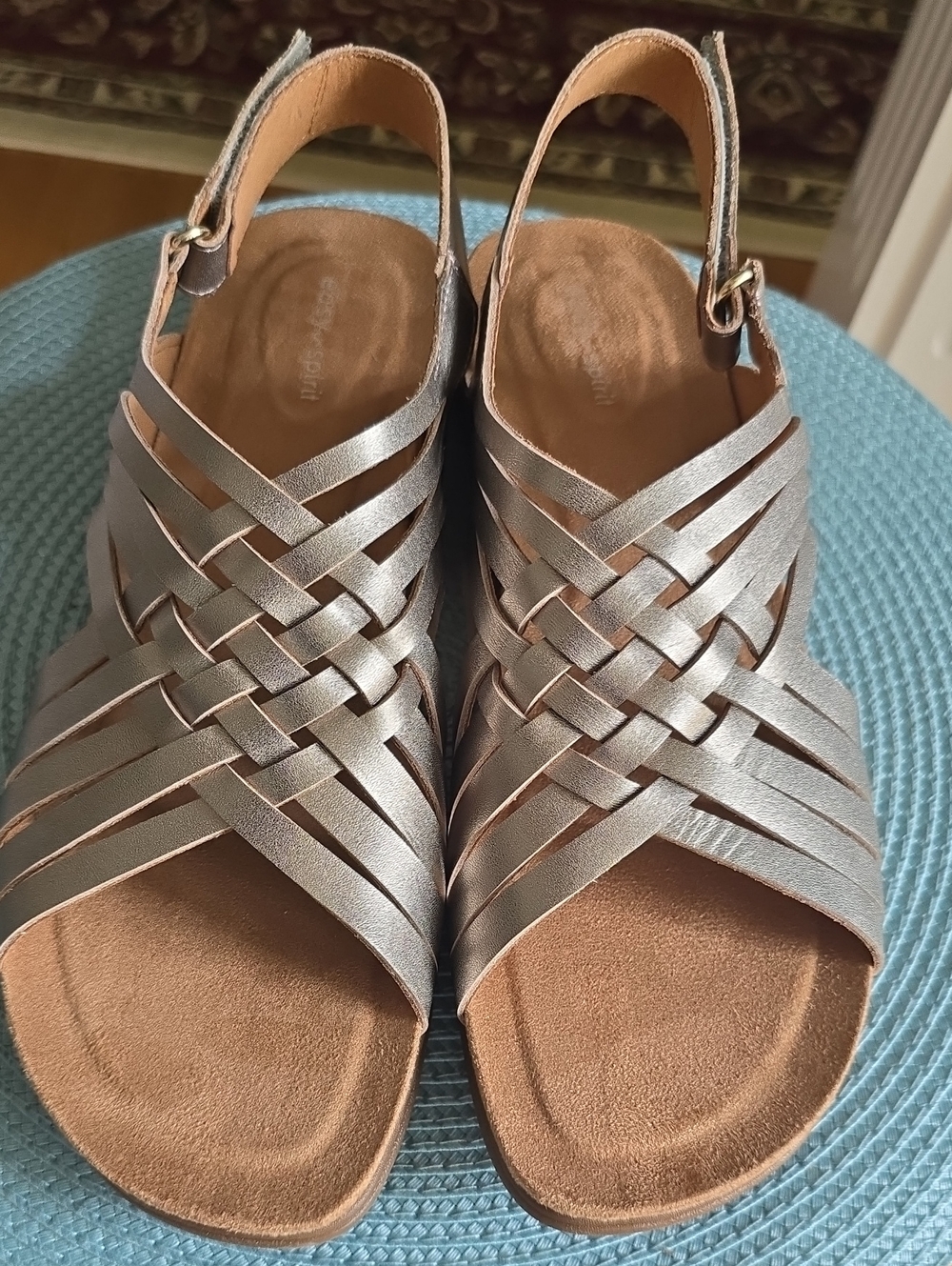 EASY SPIRIT BRAND WOMEN'S SHINY GOLDTONE SUMMER SANDALS SIZE 11N (11 NARROW)